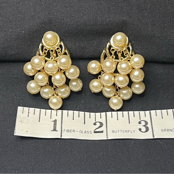 Vintage Trifari Pearl Chandelier Earrings - Picture 7 of 11